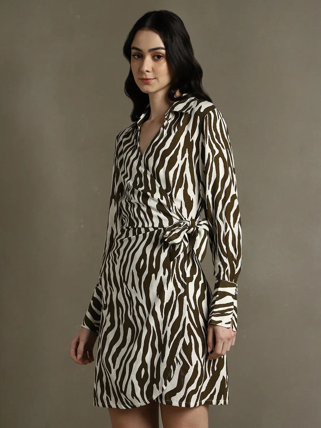 DL Woman Brown Printed Shirt Collar Full Sleeves Regular Fit Dress