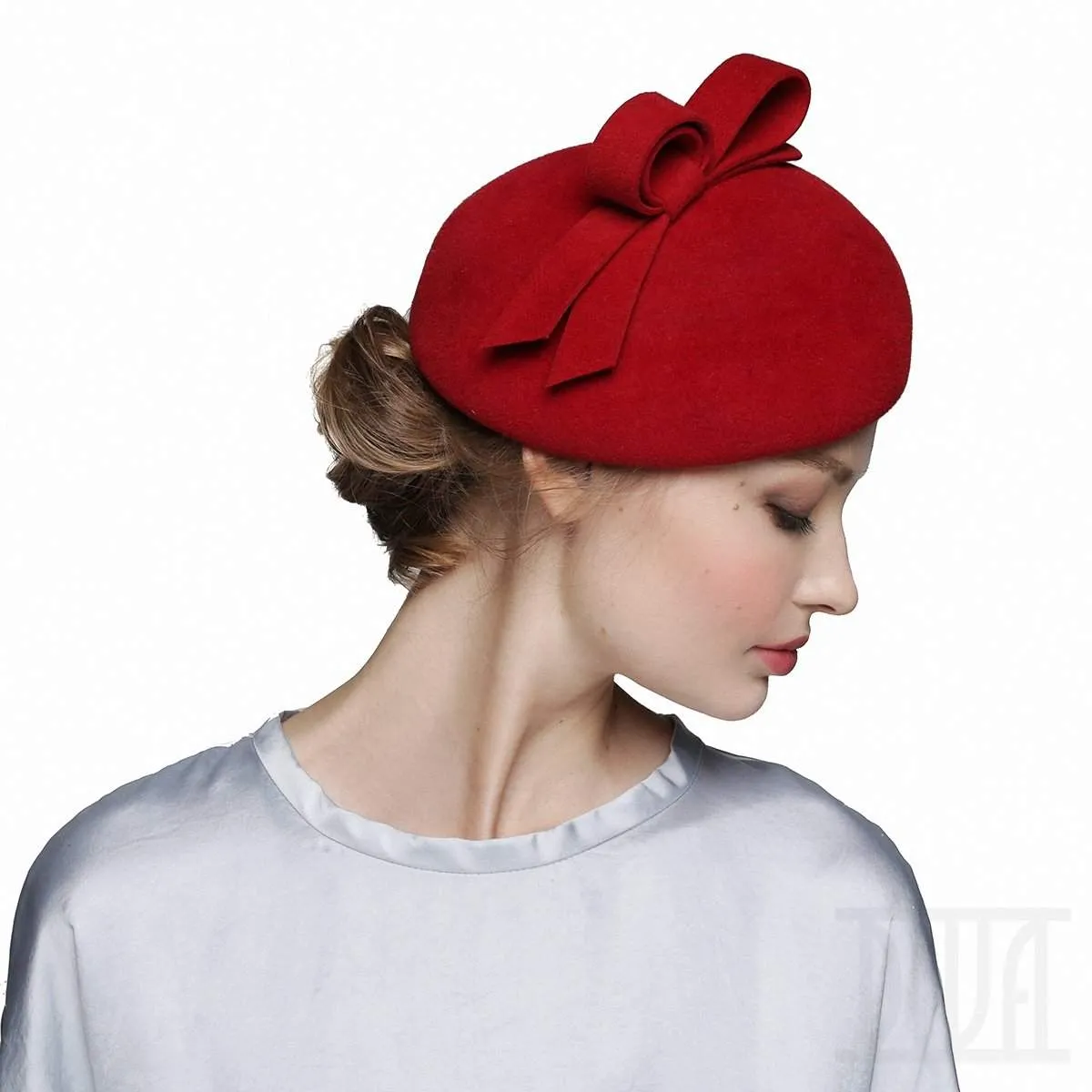 Small Fur Felt Red Beret With Bow